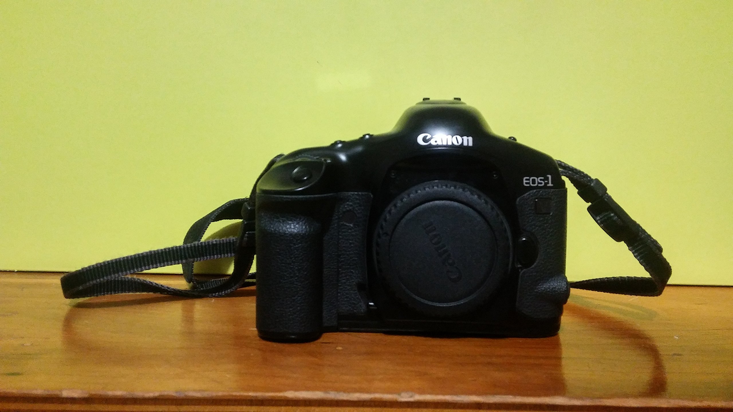 Canon EOS-1V Professional SLR Body (Discontinued by Manufacturer)