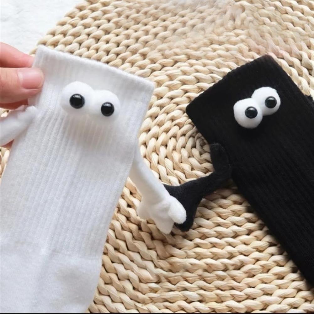 2 Pairs Funny Magnetic Suction 3d Doll Couple Socks, Couple Holding Hands  Funny Socks, Mid-tube Cute Socks Funny Gifts