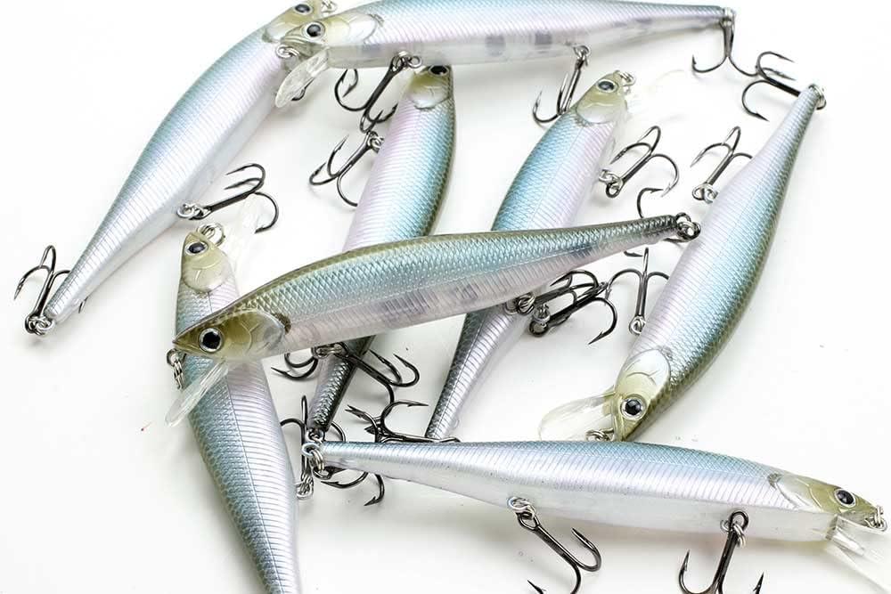 LUCKY CRAFT Lightning Pointer 110SP Jerkbait Side by Side Action Tournament  Winning Perfect Wobbling Freshwater Lake Bass Fishing Champion Bait 238  Ghost Minnow