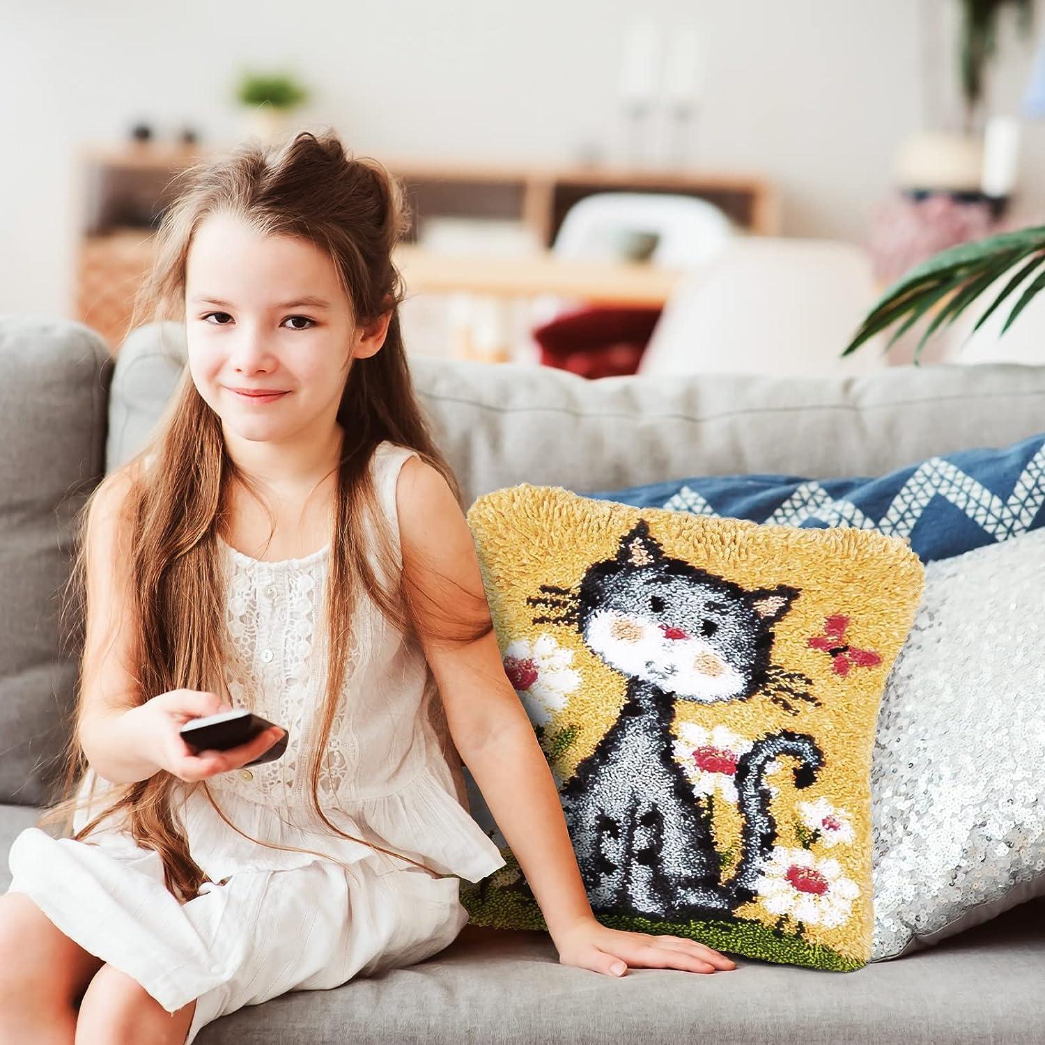 ZFFLYH Latch Hook Kit Peacock Pillow, Latch Hook Rug Kits for Kids Adults  Pillow Cover Sofa Cushion Cover with Printed Canvas 17X17inch