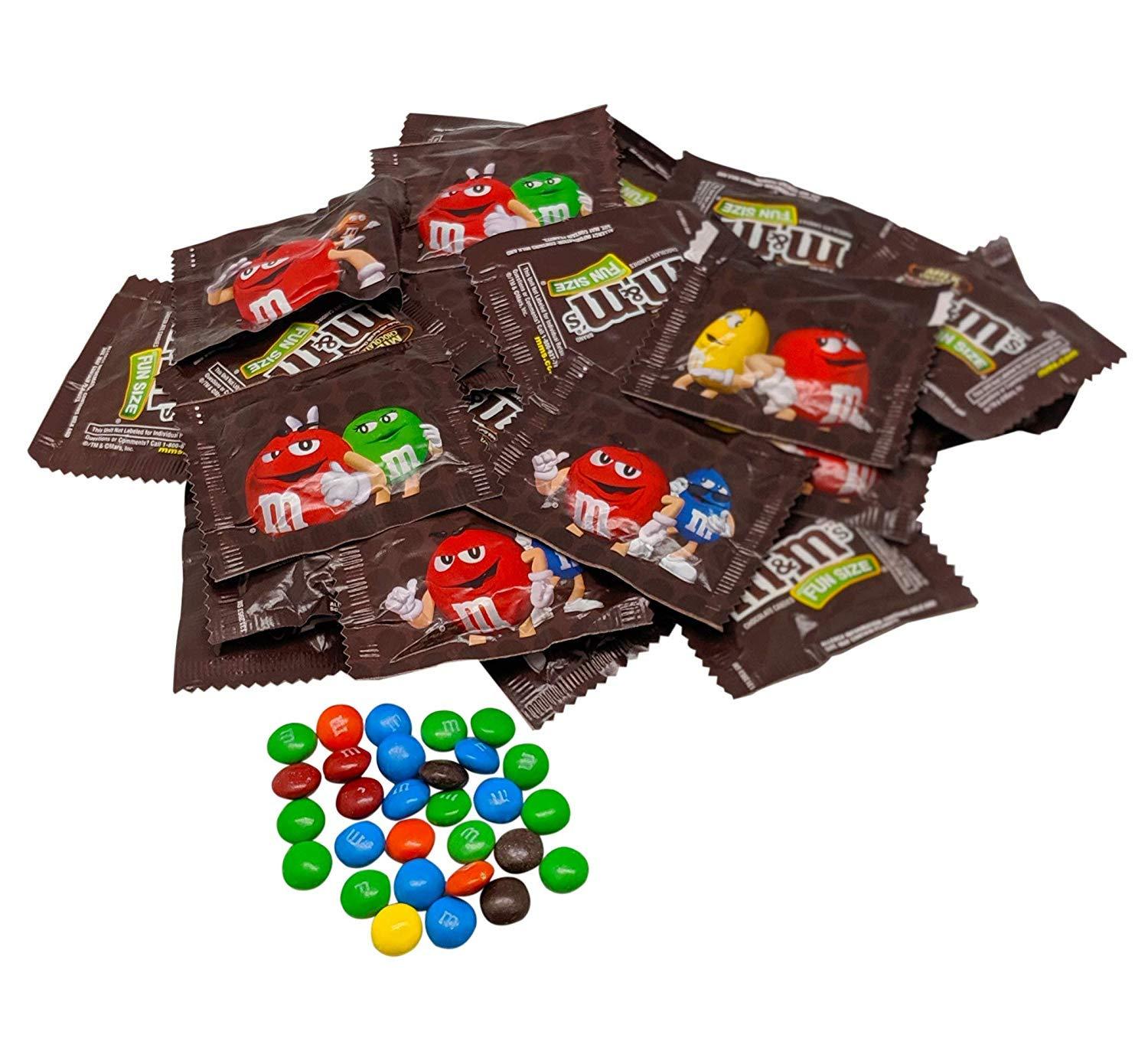 M&Ms Milk Chocolate Fun Size Candy - 1 LB (Approx. 32 Fun Size Packs) -  Comes in a Sealed/Resealable Bag - Perfect For Parties, Pinata, Office  Bowl, Wedding Favors, Easter Baskets 1 Pound (Pack of 1)
