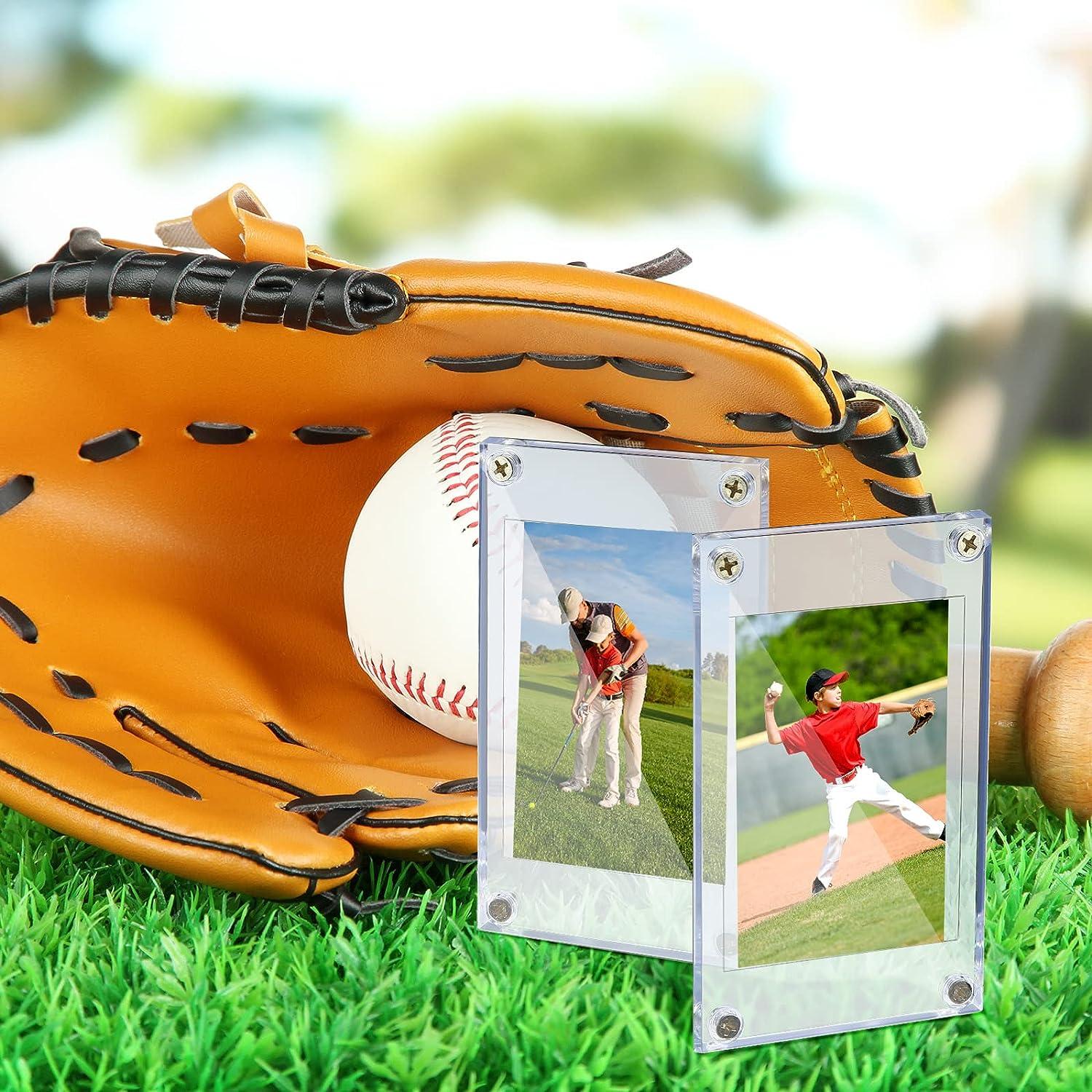  10 Pieces Magnetic Card Holder 35 Pt Trading Card Protector, Baseball  Card Protector, Acrylic Card Holder Clear Display Card Protector for  Baseball Football Sports Game Card Storage Display (Gold) : Toys
